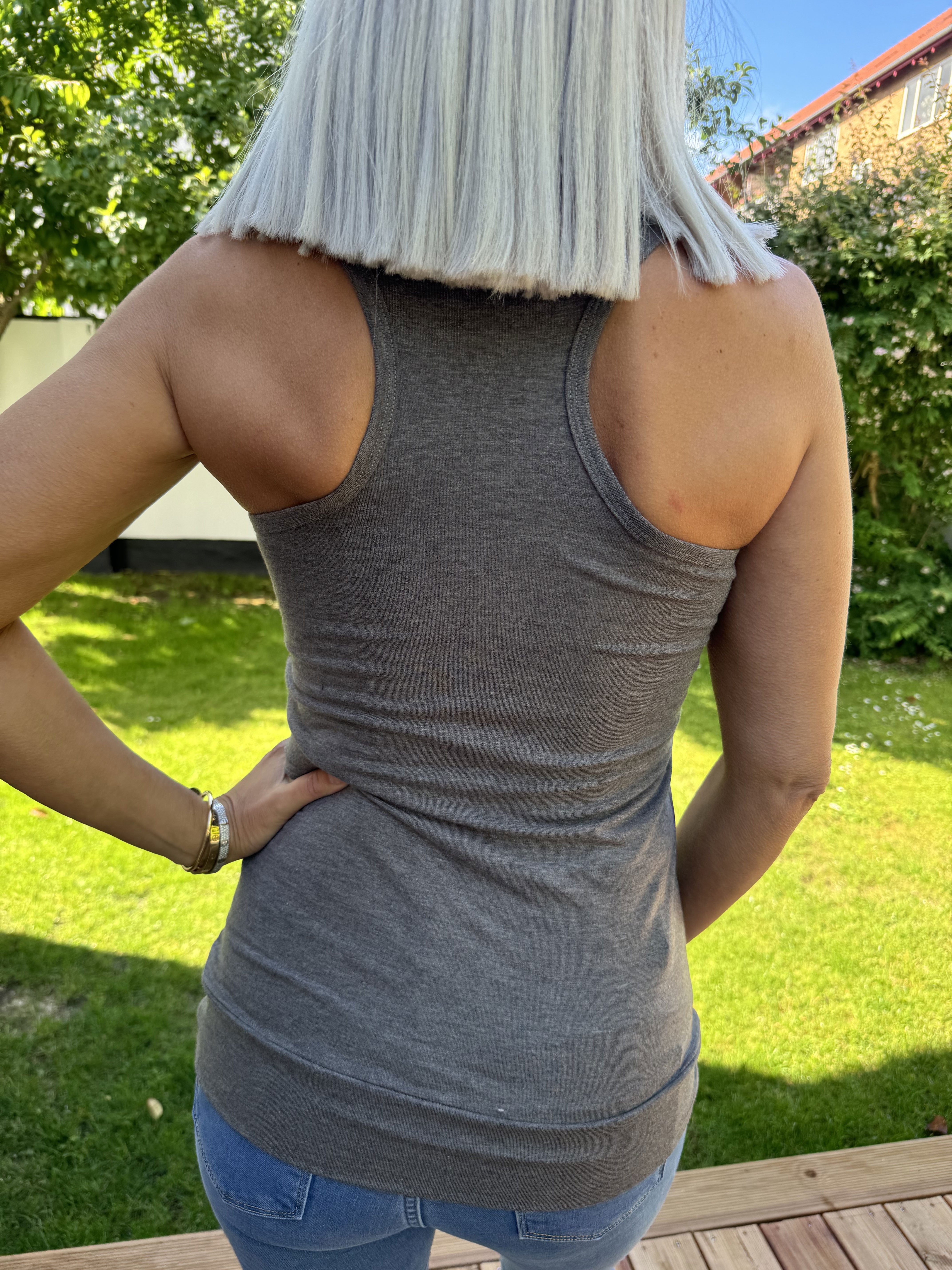 Kos - Basis top i åndbart stof